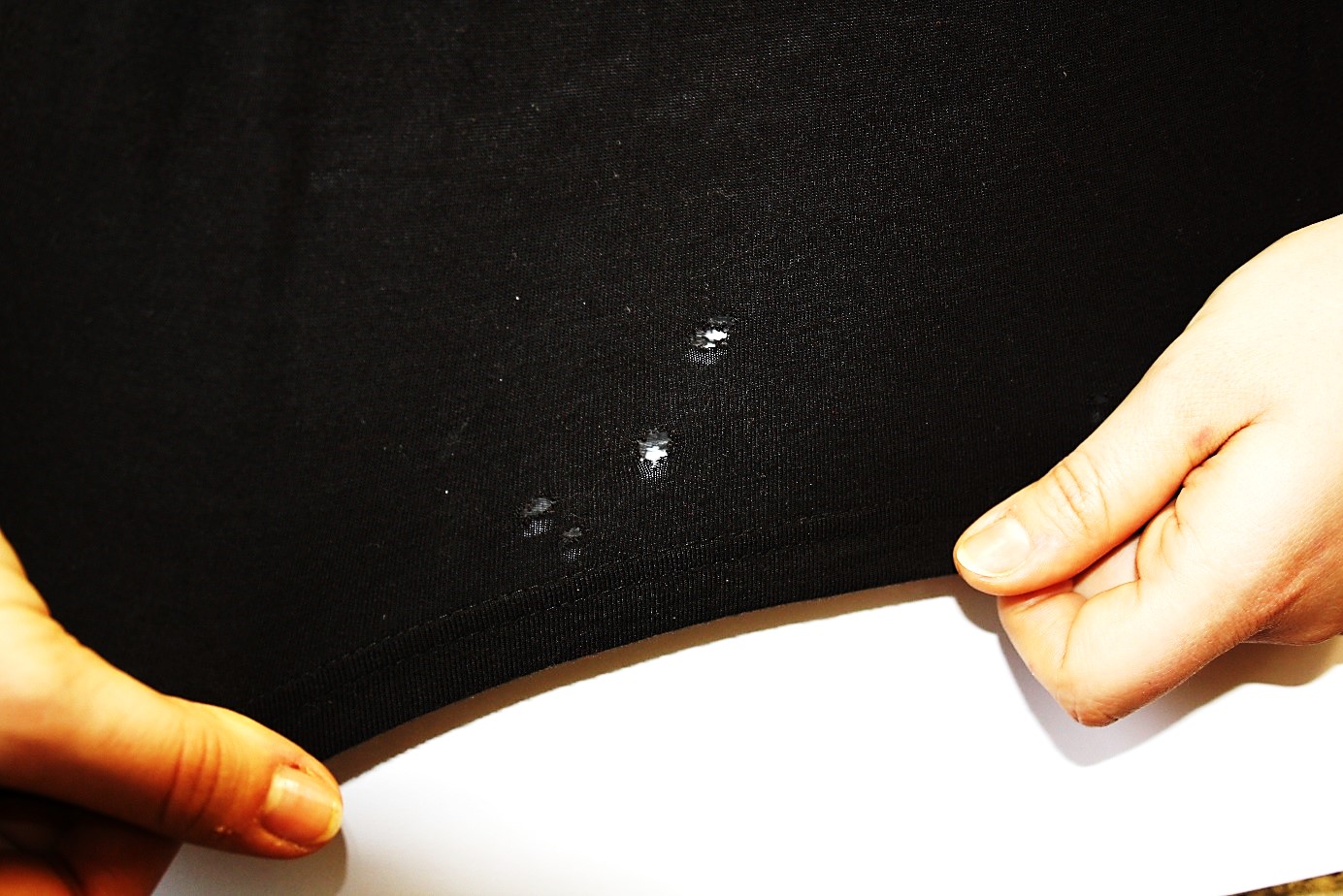 TShirtLöchern auf der Spur Was Sie dagegen tun können bigtex